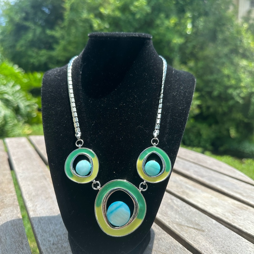 Women’s necklace